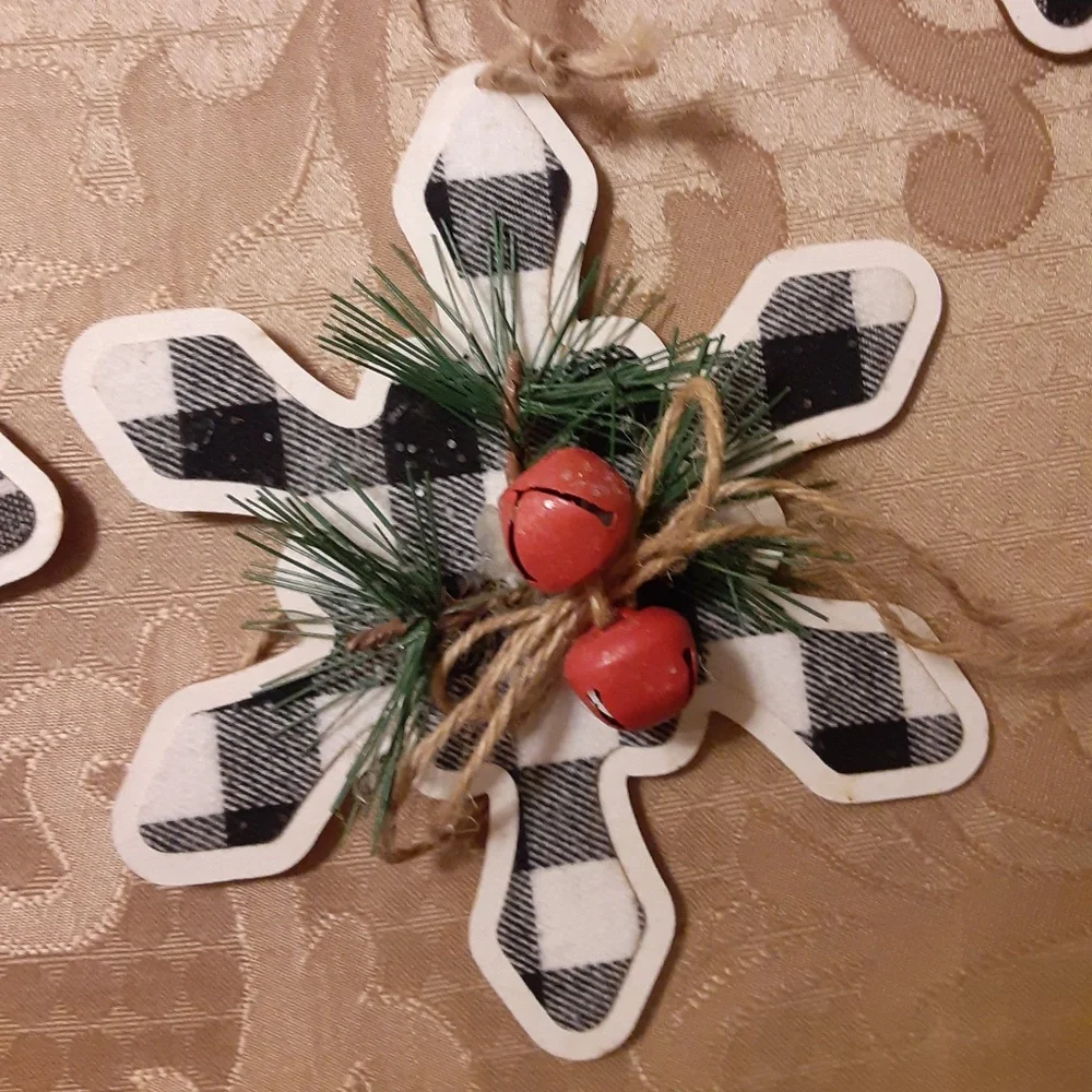 5 Snowflake with Jingle Bell Ornaments